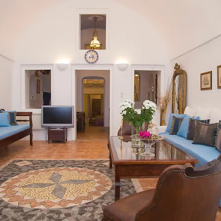 Lydia Luxury Karterados (Santorini)
