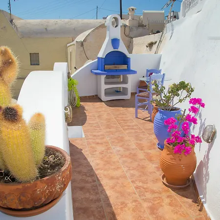 Lydia Luxury Karterados (Santorini)
