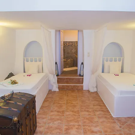 Lydia Luxury Karterados (Santorini)