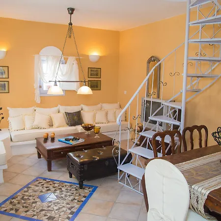 Lydia Luxury Karterados (Santorini)